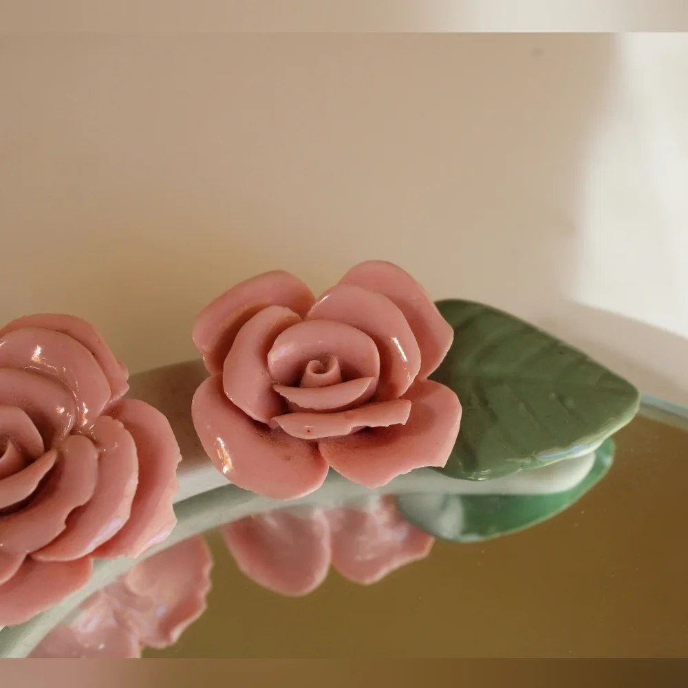 Vintage Pink Rose Decorative Tray with Green Leaves